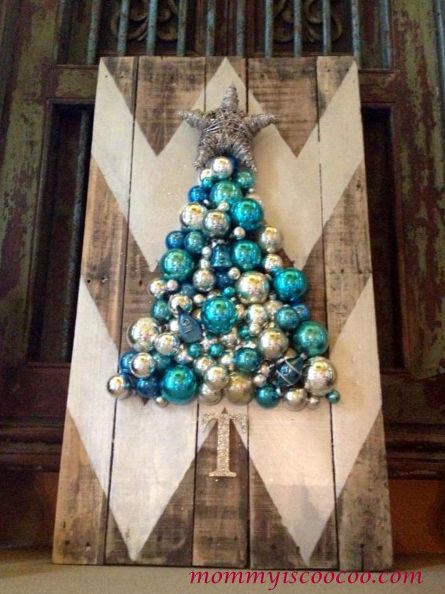 15 Amazing DIY Pallet Christmas Tree Ideas