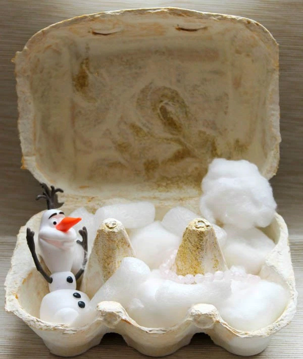 Frozen Egg Box Snow World