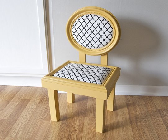 Chic chair made out of two picture frames