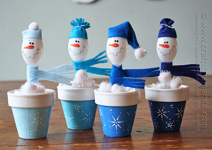 Make Adorable Snowmen from Plastic Spoons and Clay Pots