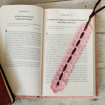Pretty Lace Crochet Bookmark
