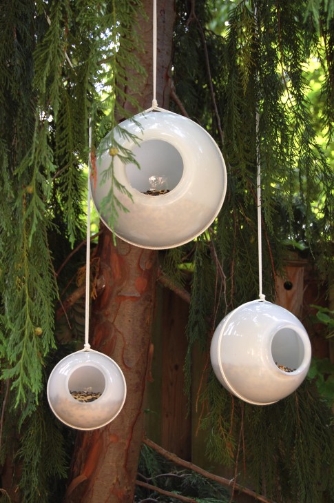 lamp globe birdfeeders