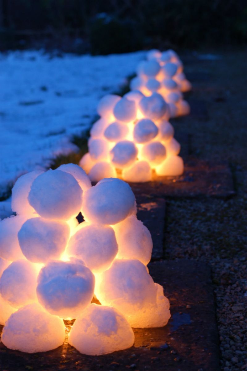 Snow Lanterns