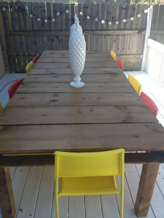 Outdoor Dining Table from Wood Pallets