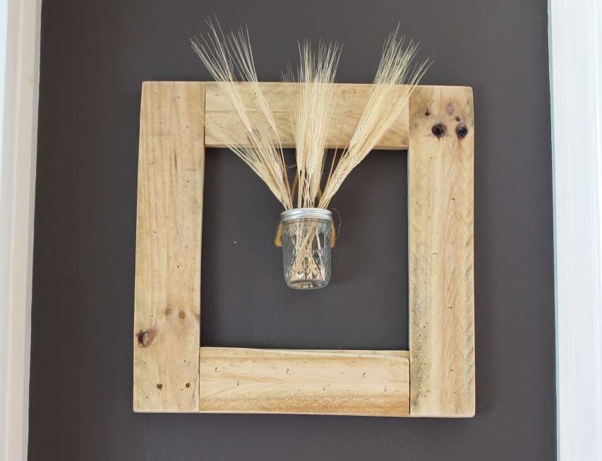 Square Pallet Picture Frame Wreath