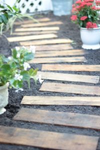 30 Awesome DIY Pallet Projects with Tutorials